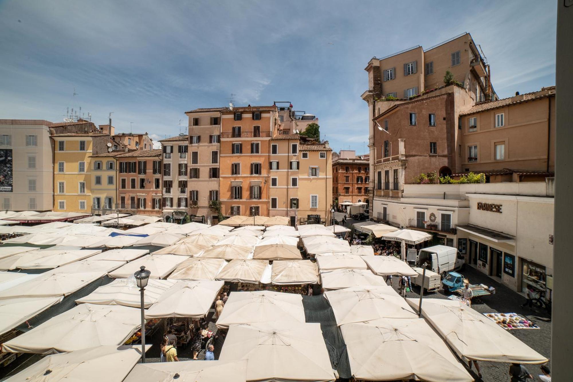 Campo De Fiori Home — Photos 2